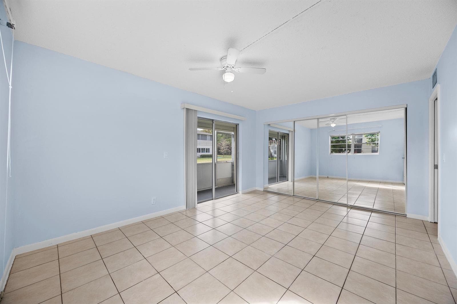 35 Sussex B, West Palm Beach, FL 33417 photo 3
