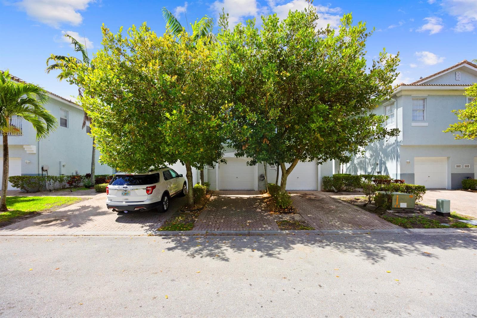3069 Laurel Ridge Circle, Riviera Beach, FL 33404 photo 2