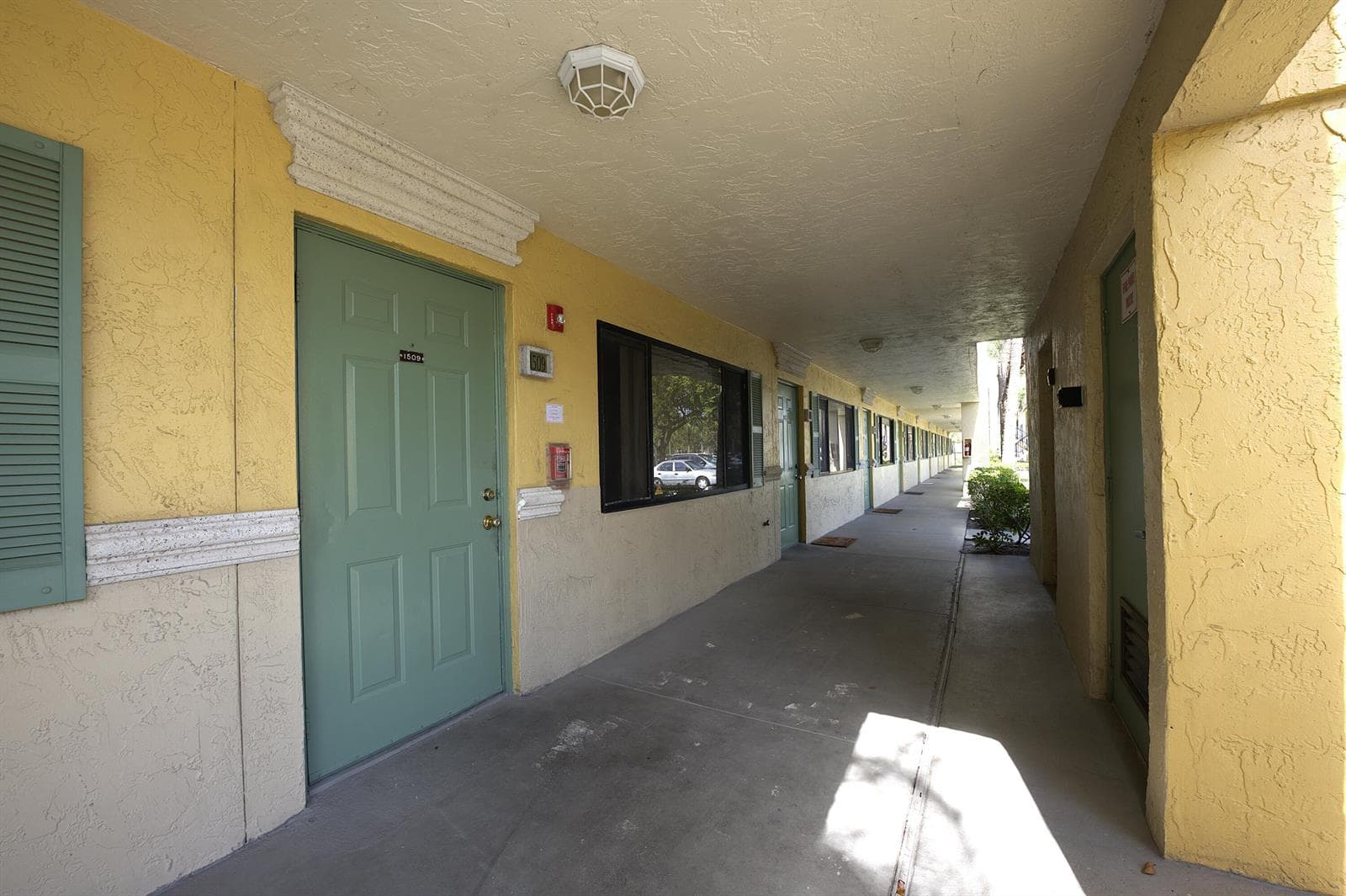 1509 Meadows Circle W, Boynton Beach, FL 33436 photo 2