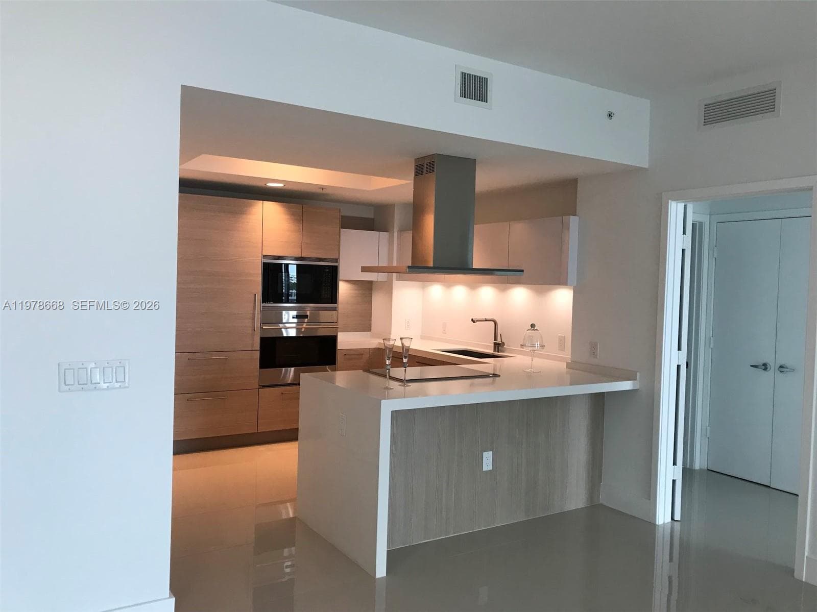 17111 Biscayne Blvd # 408, North Miami Beach, FL 33160