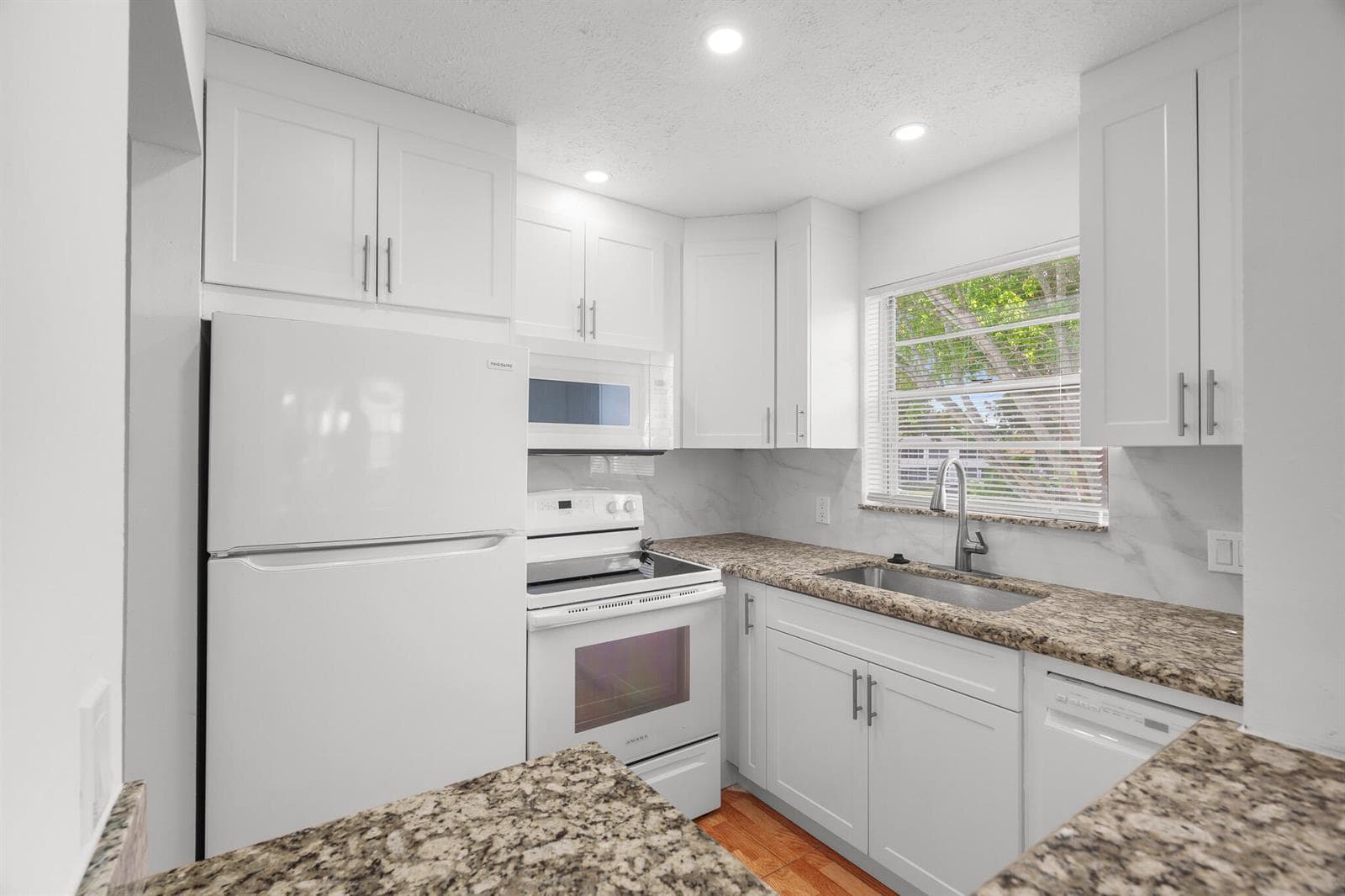 346 Windsor O, West Palm Beach, FL 33417 photo 4