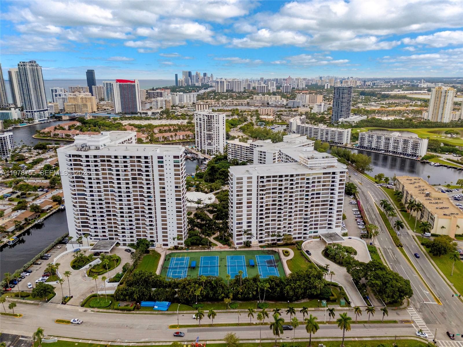 600 Three Islands Blvd # 612, Hallandale Beach, FL 33009 photo 3