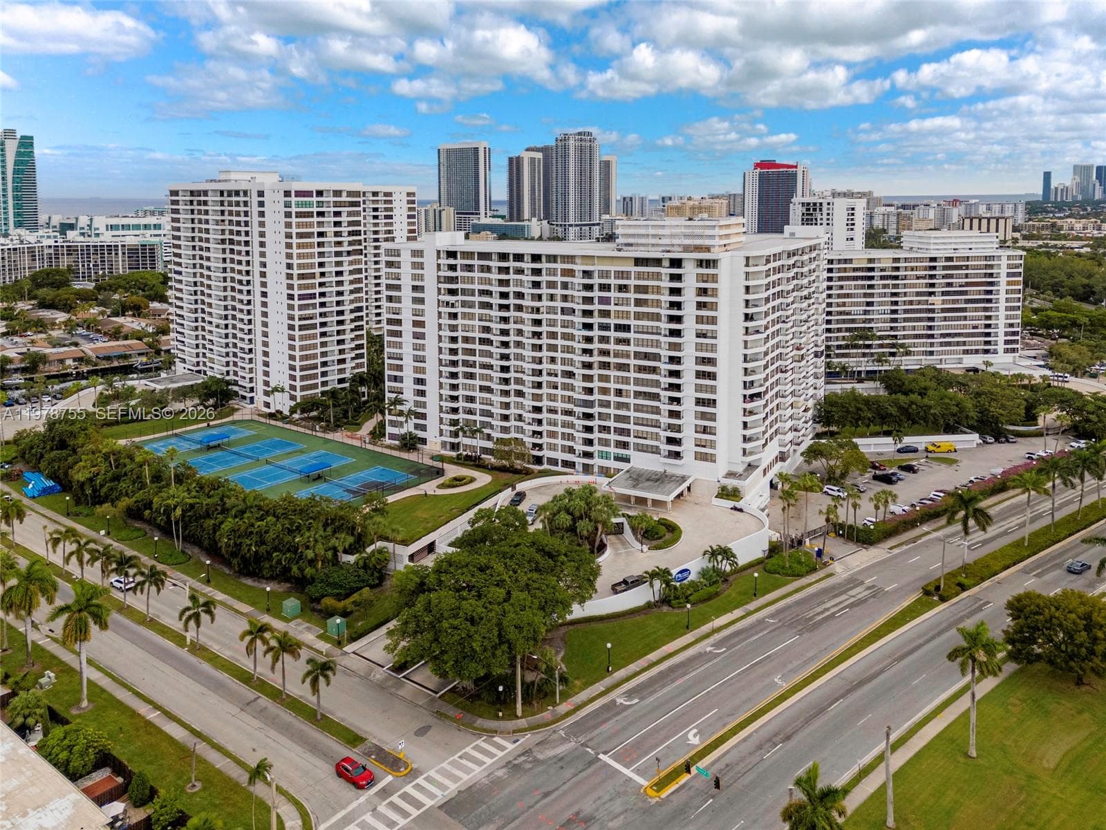 600 Three Islands Blvd # 612, Hallandale Beach, FL 33009 photo 4