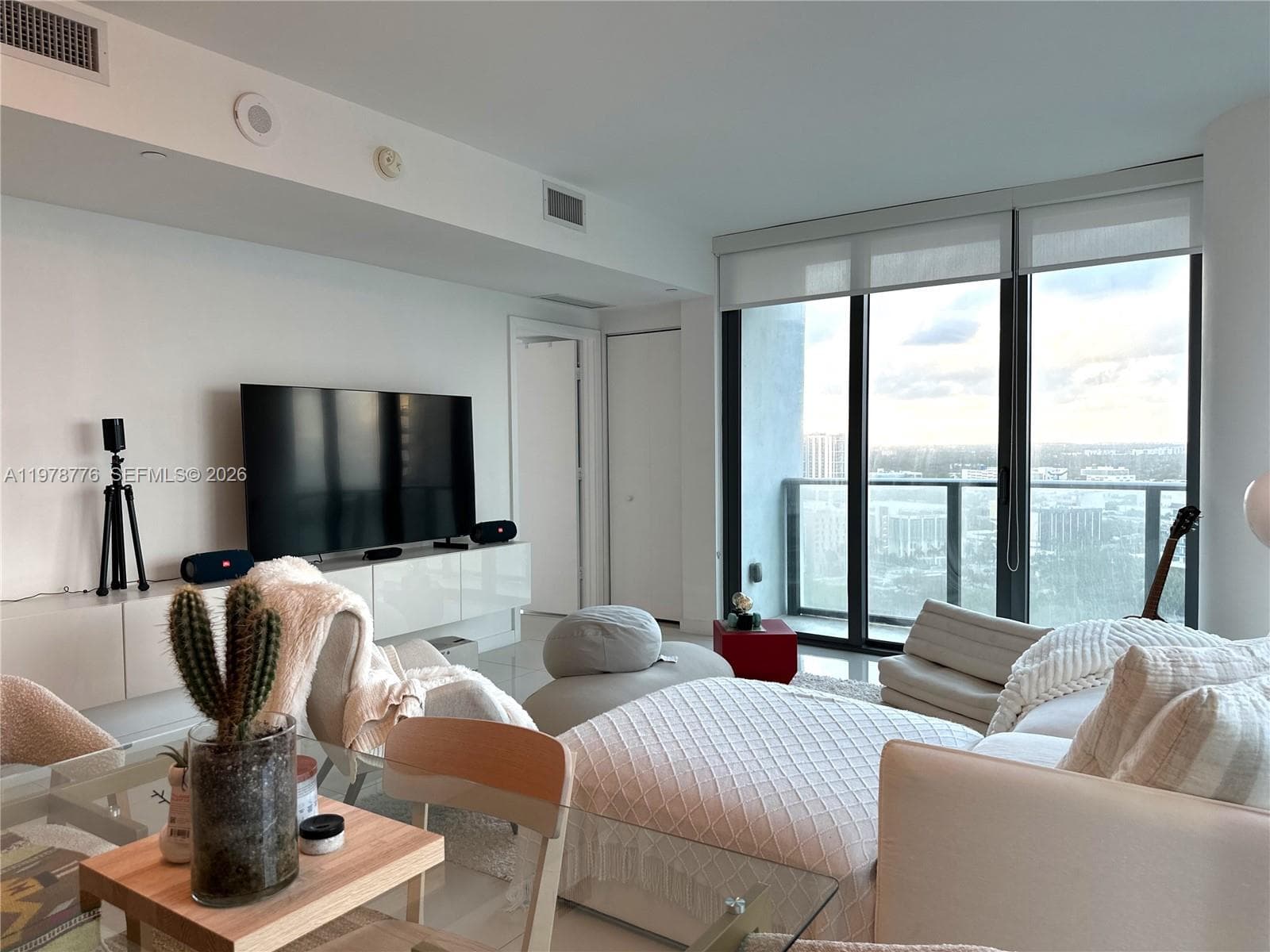 650 NE 32nd St # 2108, Miami, FL 33137 photo 3