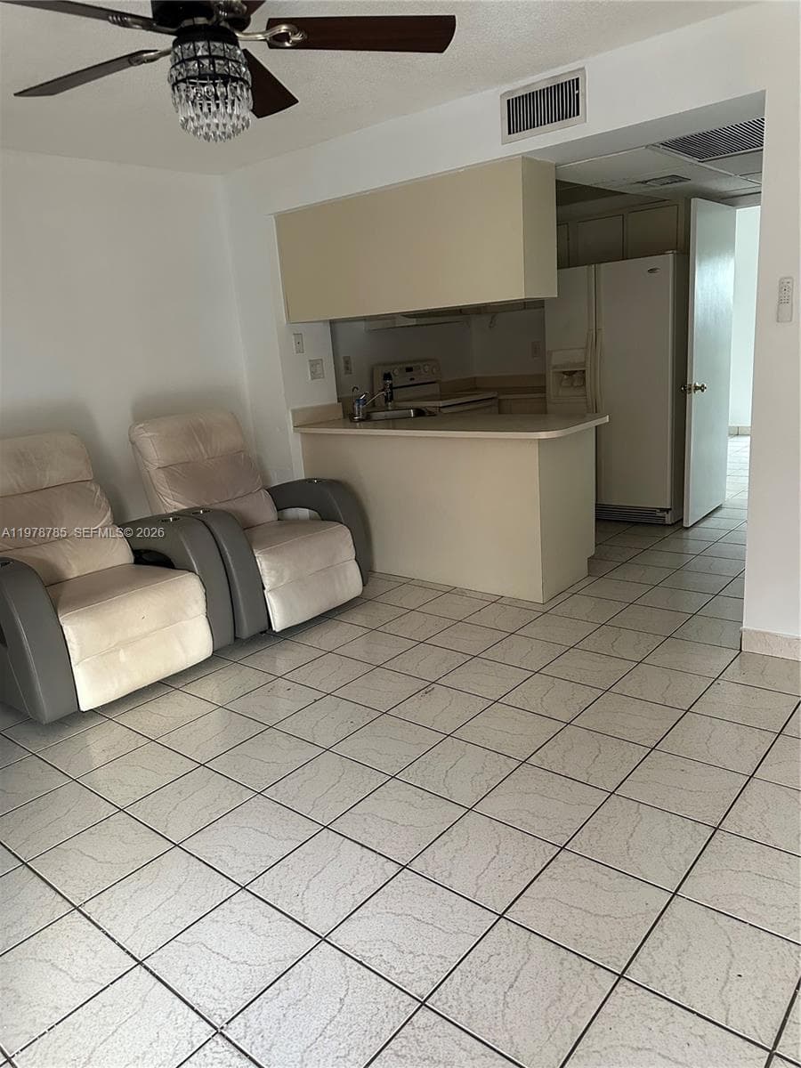 2194 W 60th St # 22213, Hialeah, FL 33016 photo 3