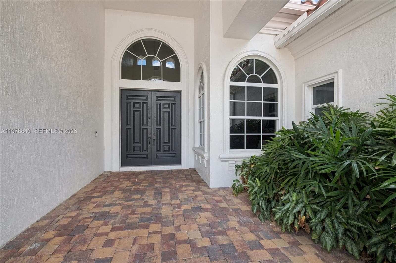 12922 Grand Oaks Dr, Davie, FL 33330 photo 2