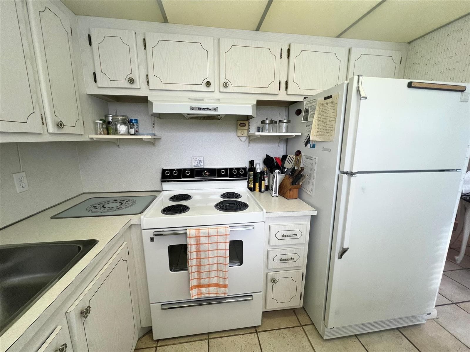 244 Farnham K # 244, Deerfield Beach, FL 33442 photo 3