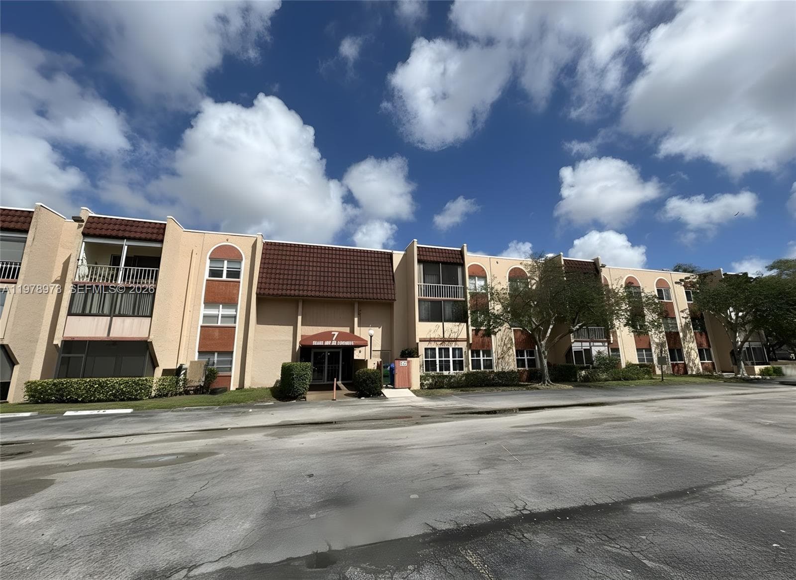 8280 SW 24th St # 7104, North Lauderdale, FL 33068