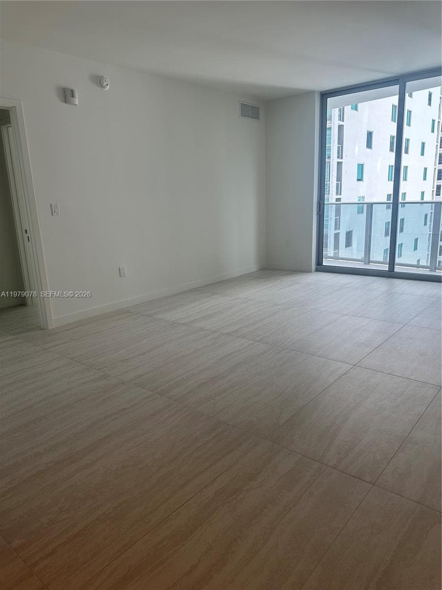 77 SE 5th # 2514, Miami, FL 33131 photo 3