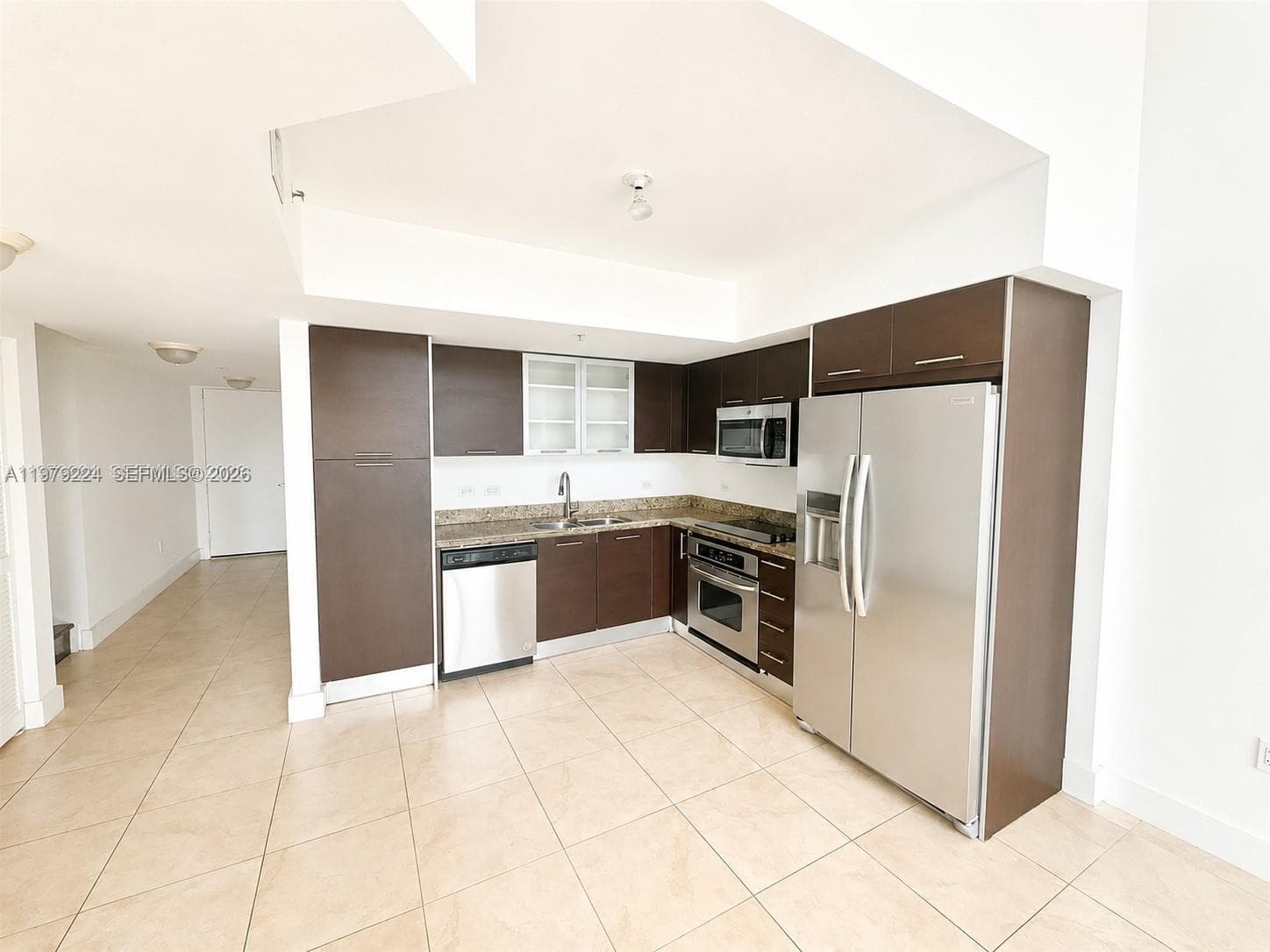 41 SE 5th St # 907, Miami, FL 33131 photo 4