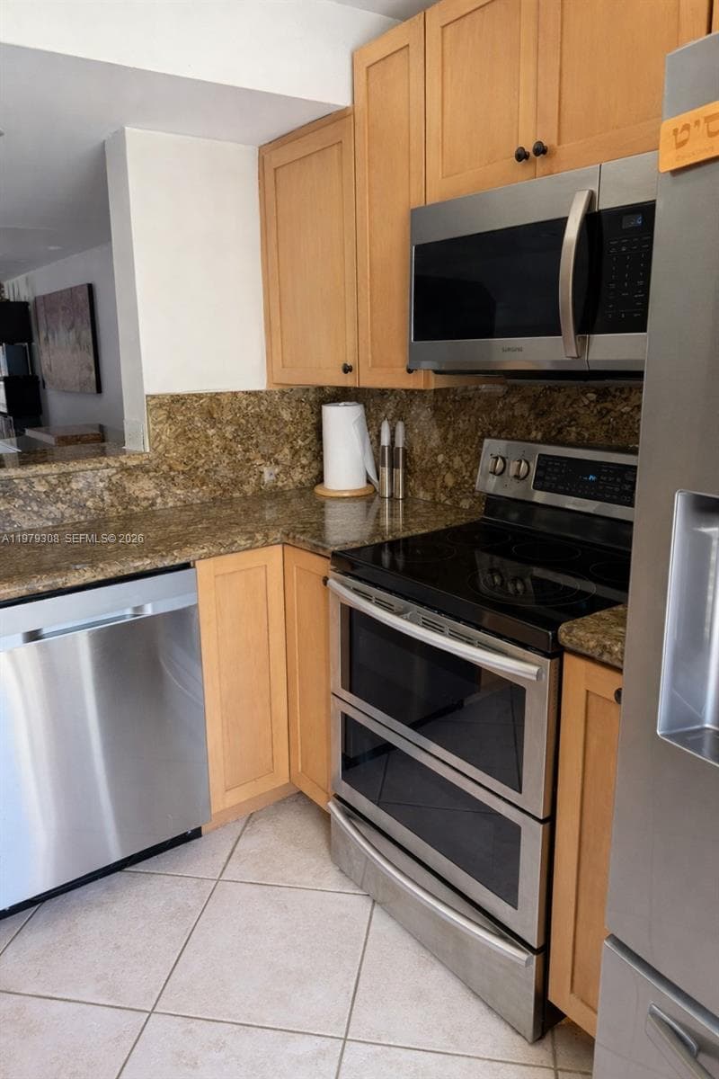 2661 NE 164th St # 40, North Miami Beach, FL 33160 photo 4