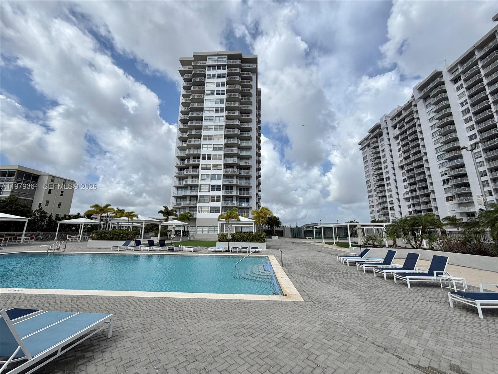 18031 Biscayne Blvd # 904, Aventura, FL 33160