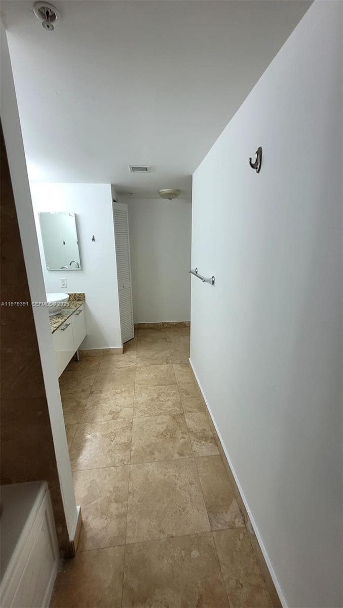 41 SE 5th St # 709, Miami, FL 33131 photo 3