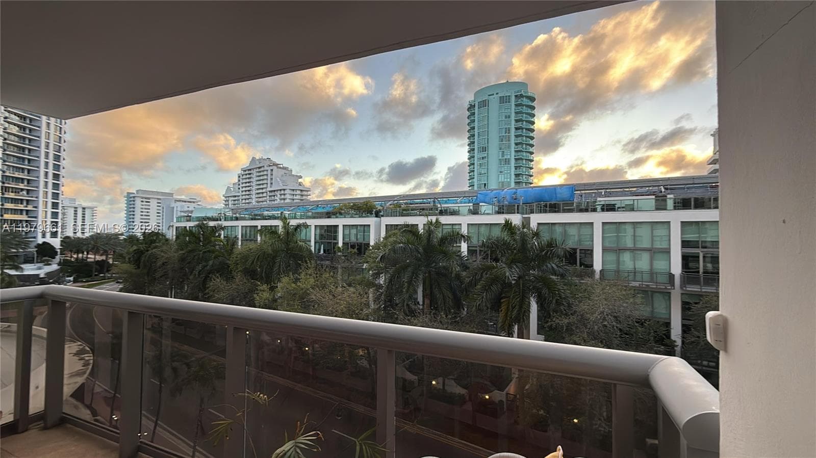 6039 Collins Ave # 635, Miami Beach, FL 33140