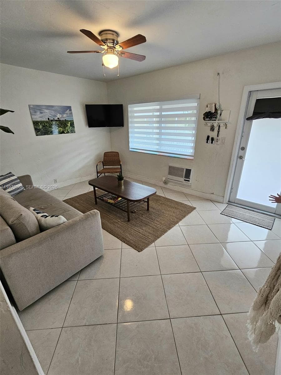7400 Harding Ave # 22, Miami Beach, FL 33141