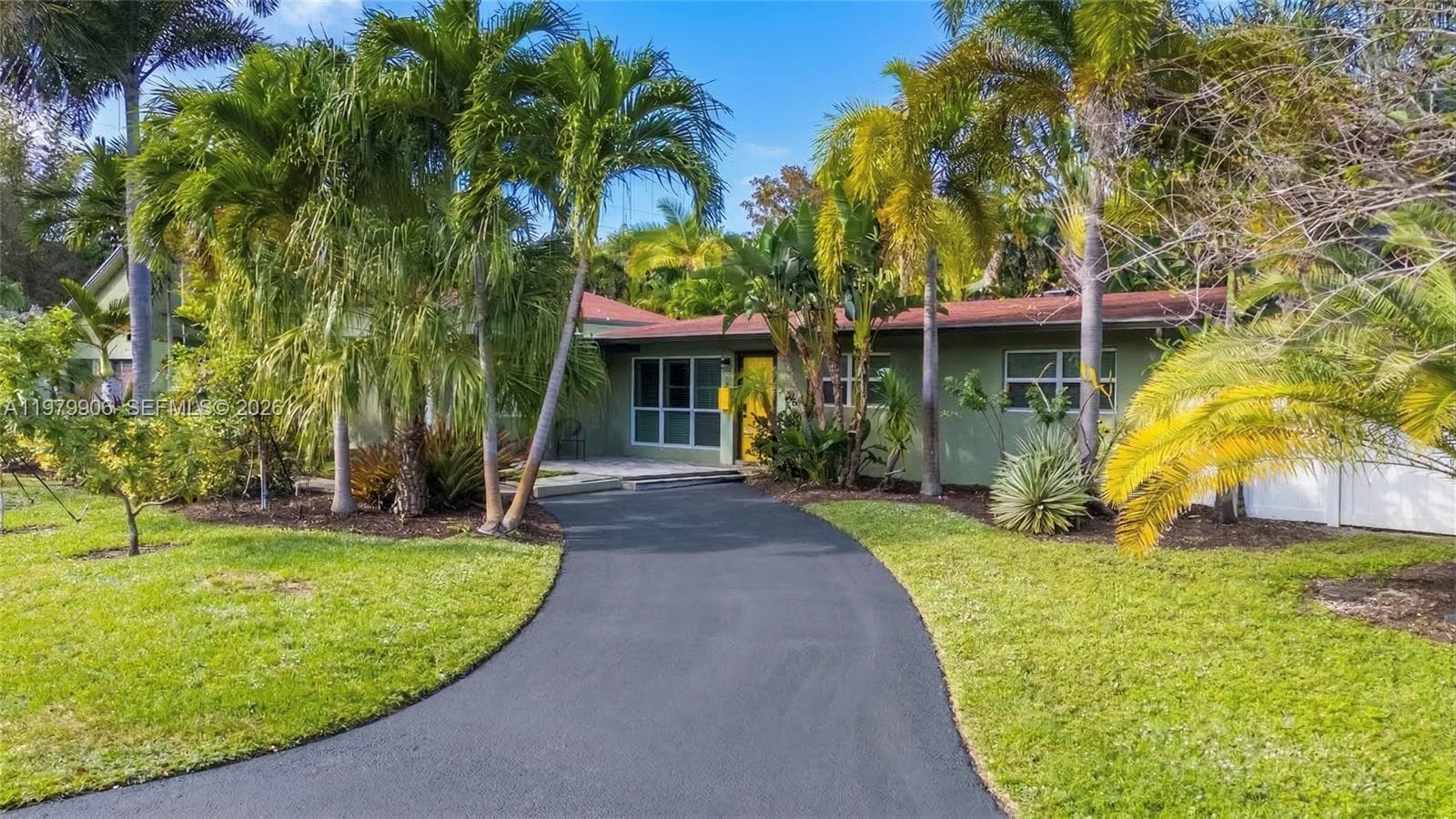 801 NW 24th St, Wilton Manors, FL 33311 photo 4