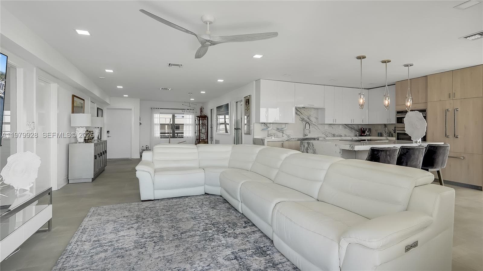 3100 NE 48th St # PH18, Fort Lauderdale, FL 33308 photo 2