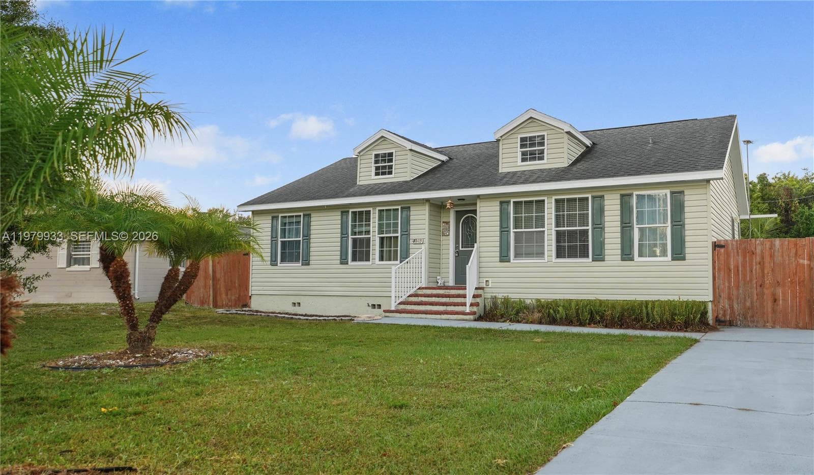 3713 Wild Violet Avenue, Sebring, FL 33876 photo 2