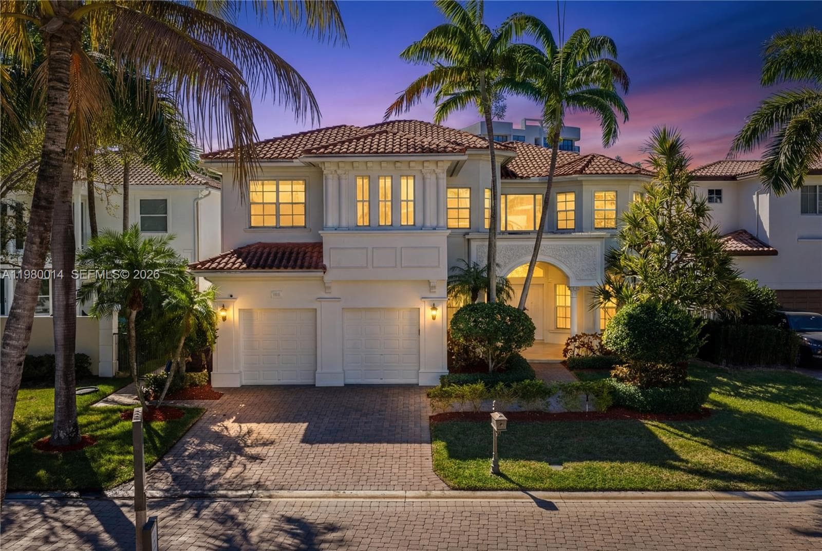 822 Meridian Ln, Hollywood, FL 33019 photo 4