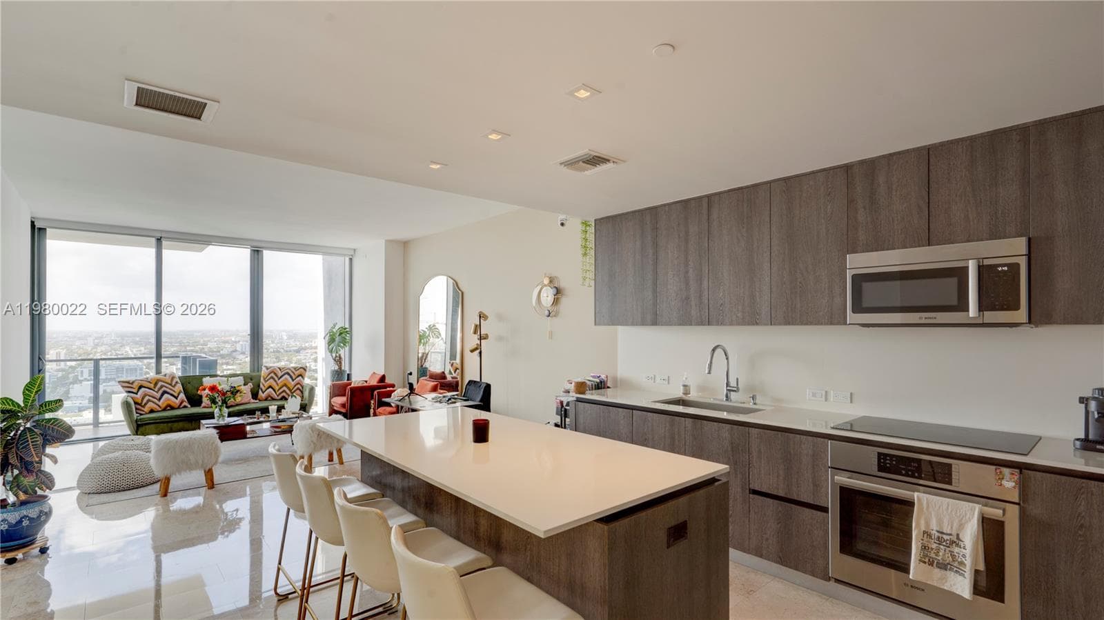 88 SW 7th St # 2706, Miami, FL 33130 photo 2