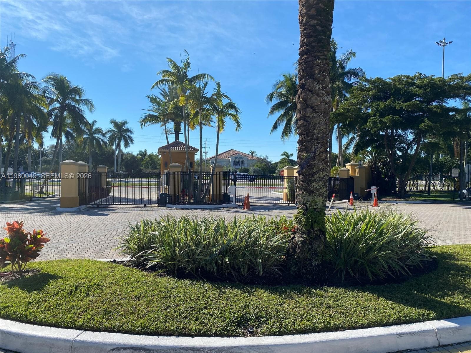 9645 NW 1ST CT # 1-302, Pembroke Pines, FL 33024 photo 3