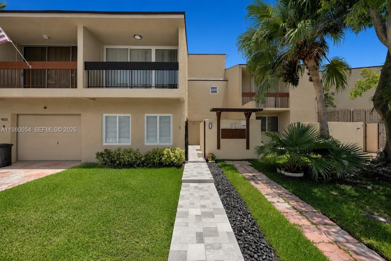 9133 Fontainebleau Blvd # 5, Miami, FL 33172 photo 2