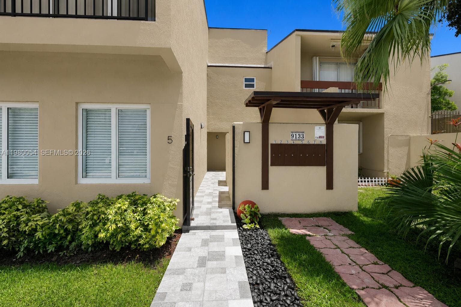 9133 Fontainebleau Blvd # 5, Miami, FL 33172 photo 3