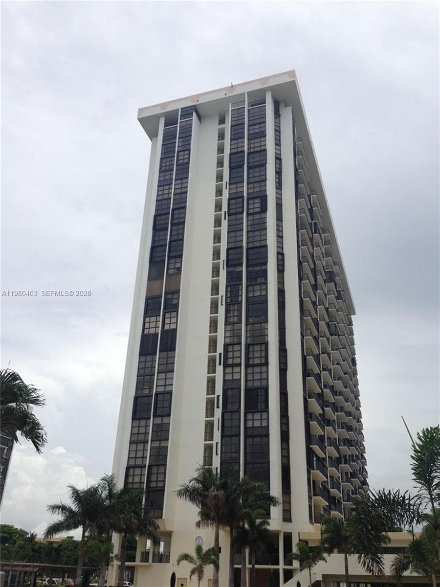 1901 Brickell Ave # B1407, Miami, FL 33129 photo 3