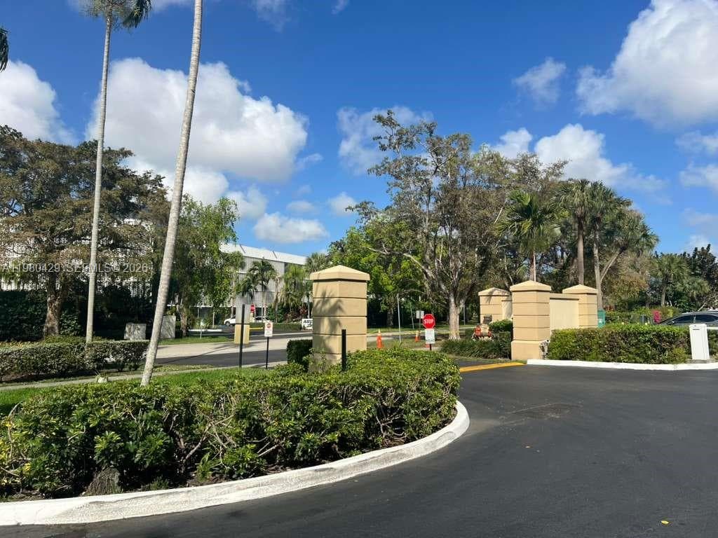 800 NE 195th St # 501, Miami, FL 33179 photo 3