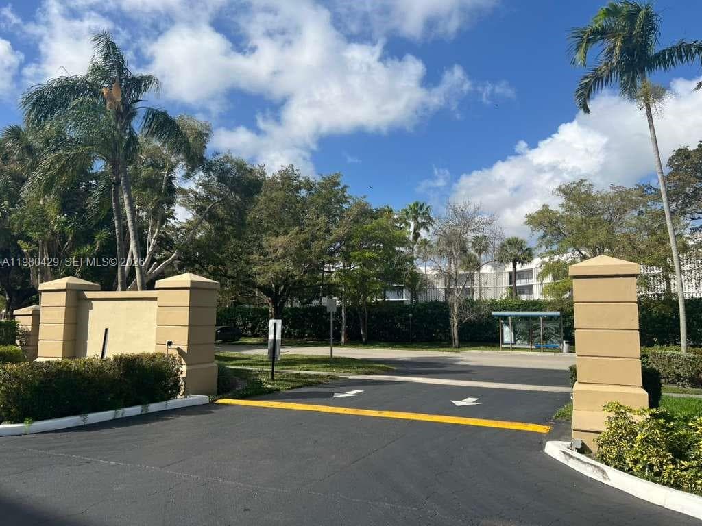 800 NE 195th St # 501, Miami, FL 33179 photo 4