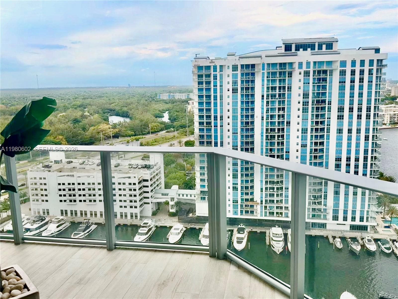 17111 Biscayne Blvd # 2305, North Miami Beach, FL 33160 photo 4