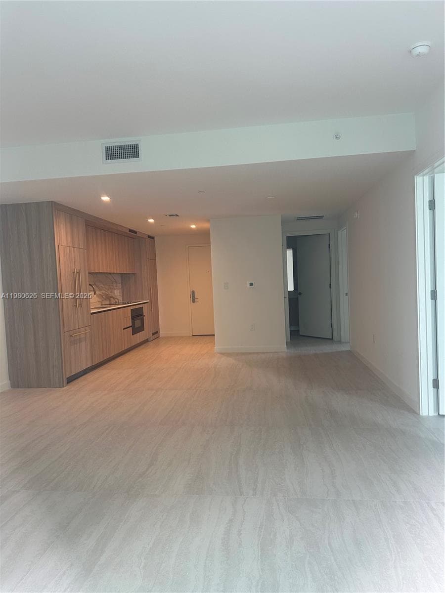 77 SE 5th st # 2506, Miami, FL 33131