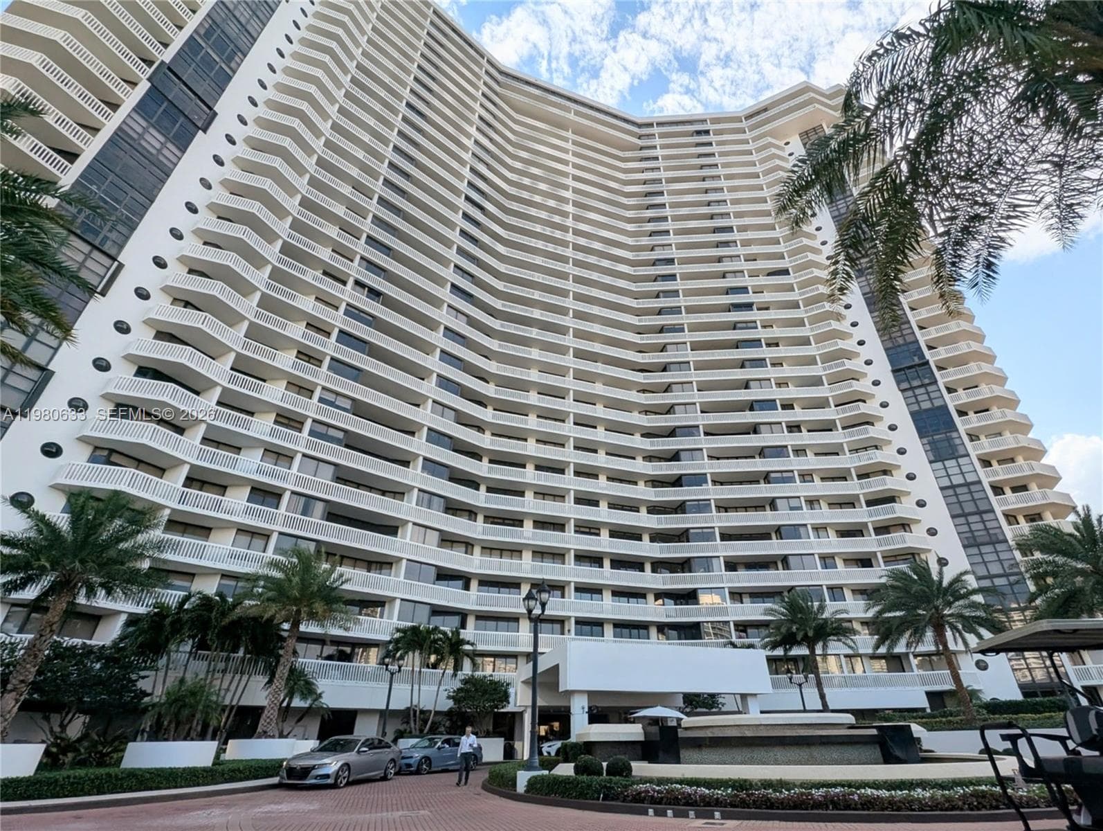 1000 W Island Blvd # 2908, Aventura, FL 33160 photo 2