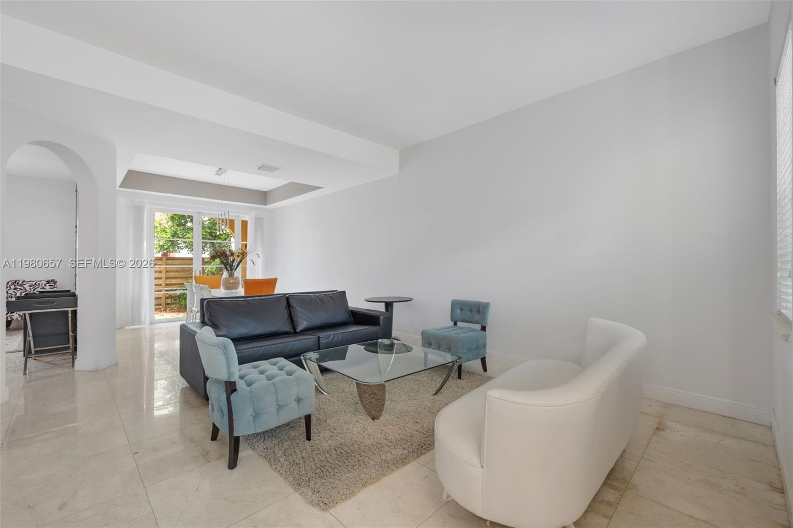 18450 NE 30th place, Aventura, FL 33160 photo 2