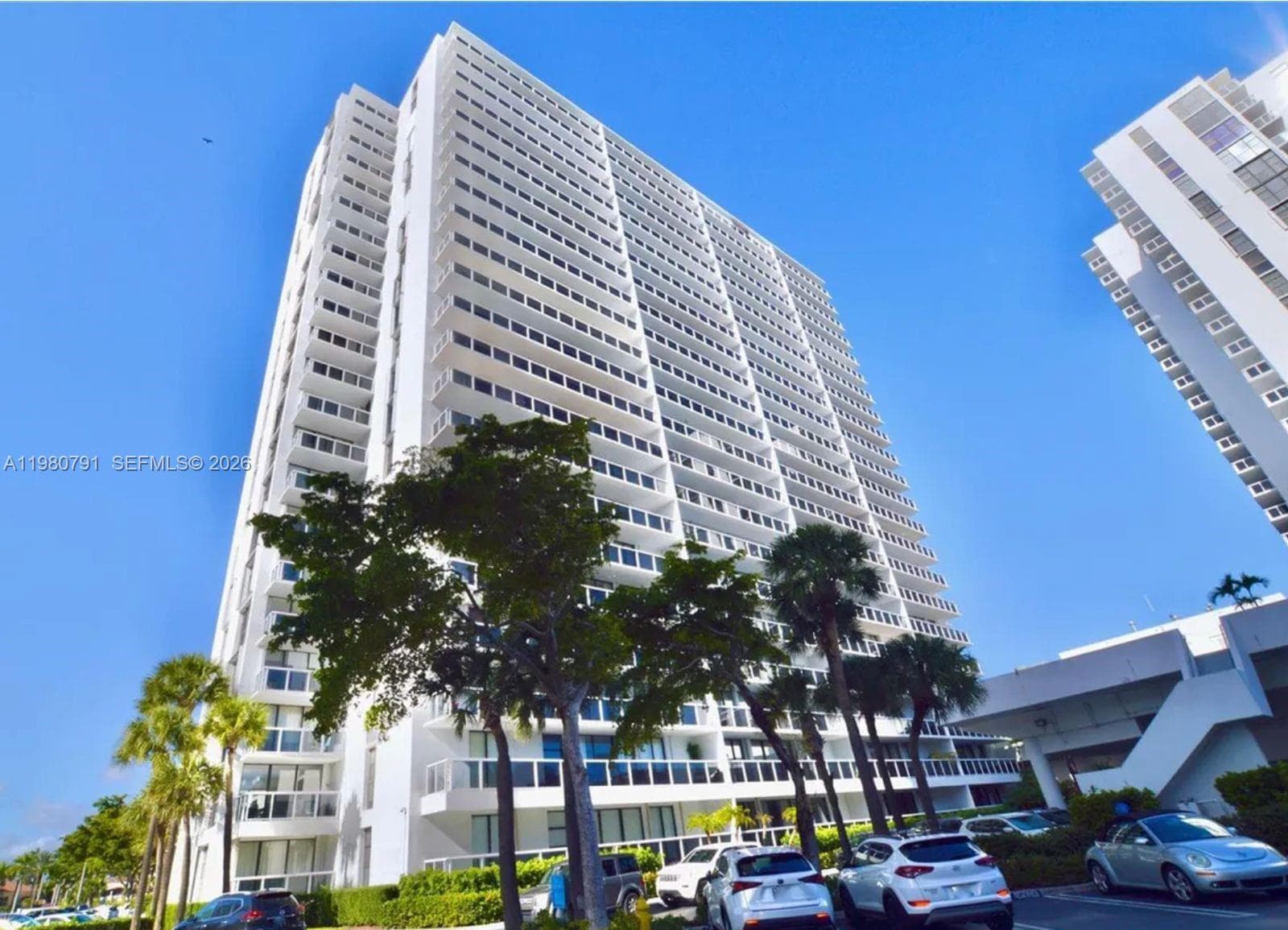 20505 E Country Club Dr # 534, Aventura, FL 33180