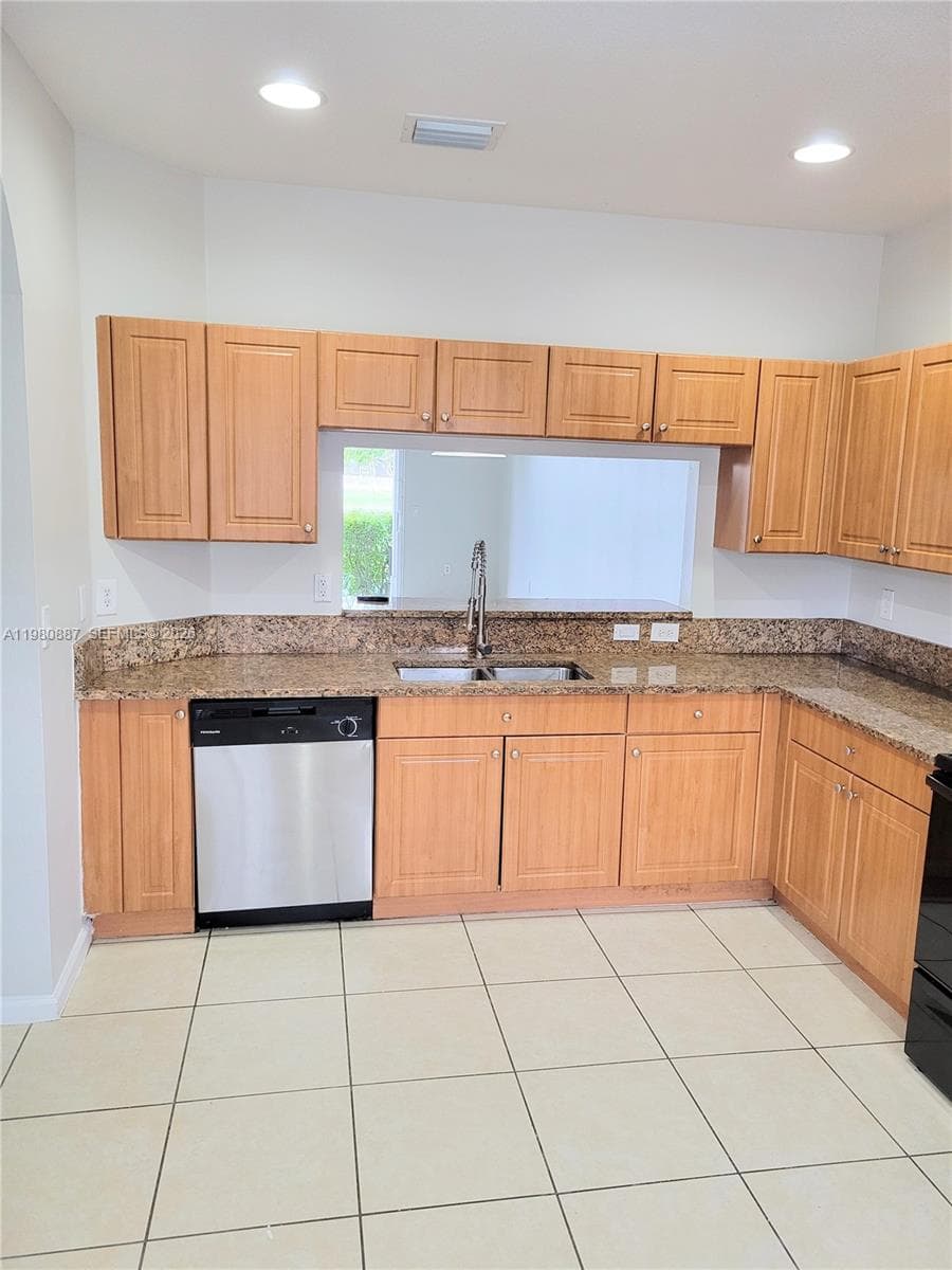 8263 SW 27th St # 102, Miramar, FL 33025 photo 5