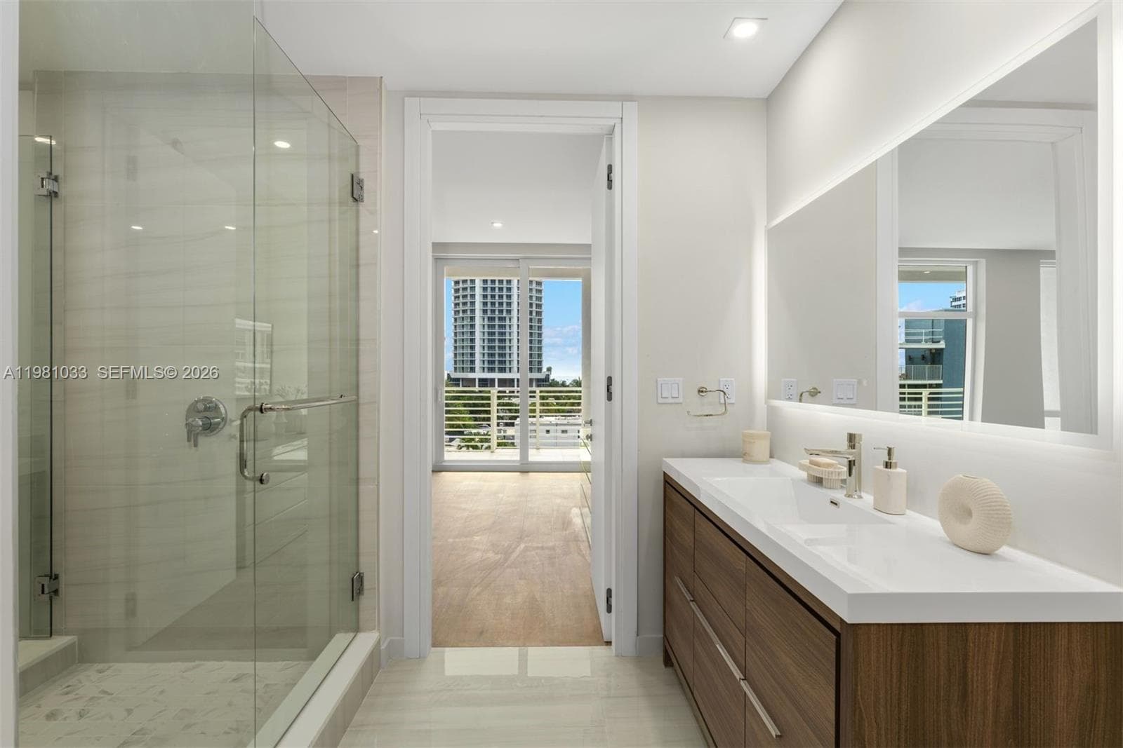 527 Orton Ave # 902, Fort Lauderdale, FL 33304 photo 5