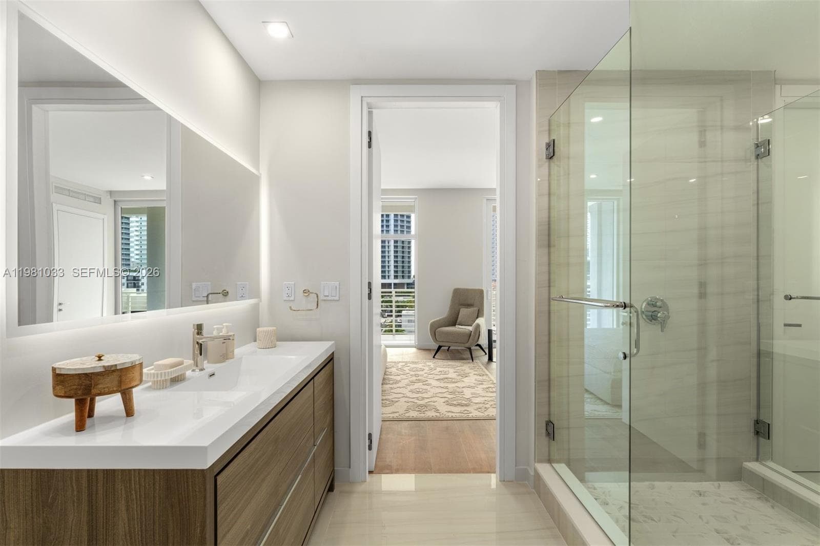 527 Orton Ave # 902, Fort Lauderdale, FL 33304 photo 4
