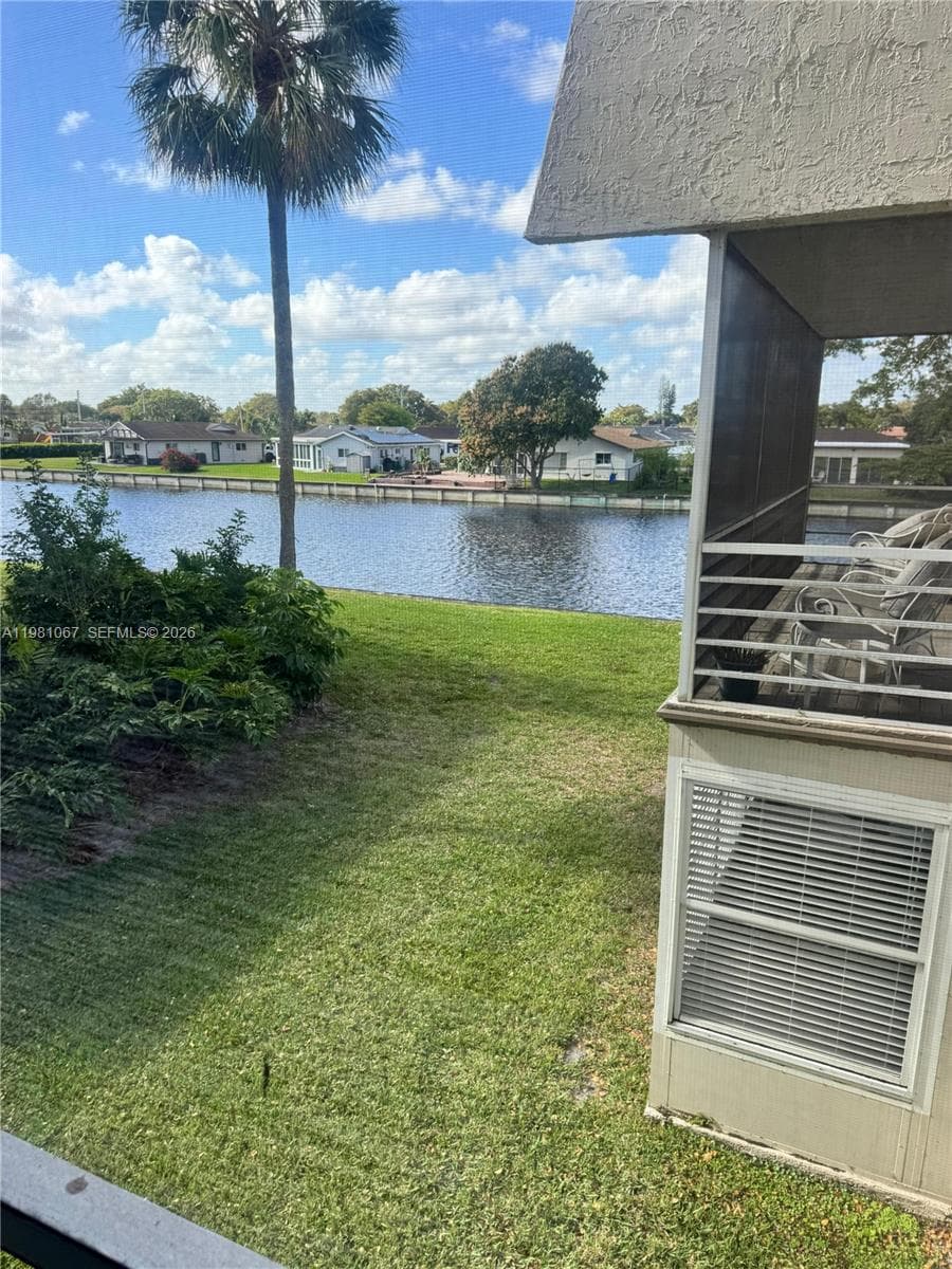 9400 Lime Bay Blvd # 206, Tamarac, FL 33321
