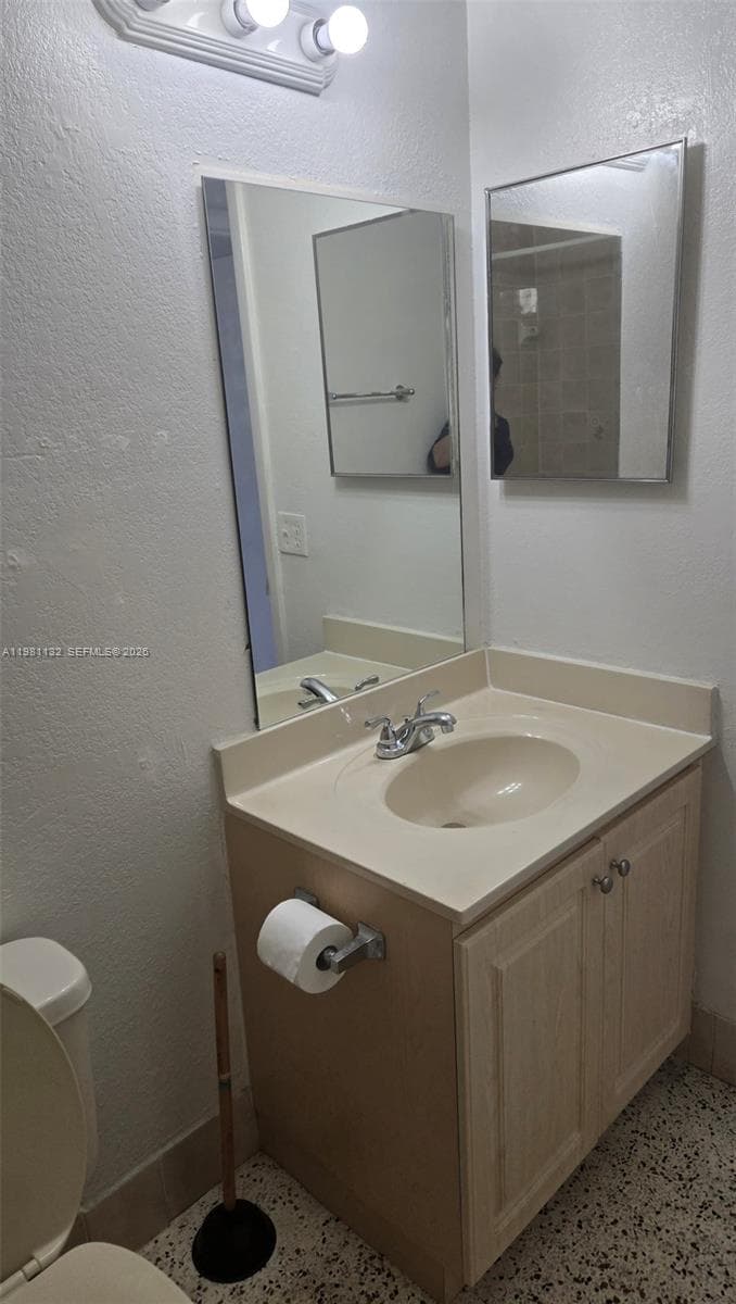 142 SW 18th ave # 30, Miami, FL 33135 photo 5