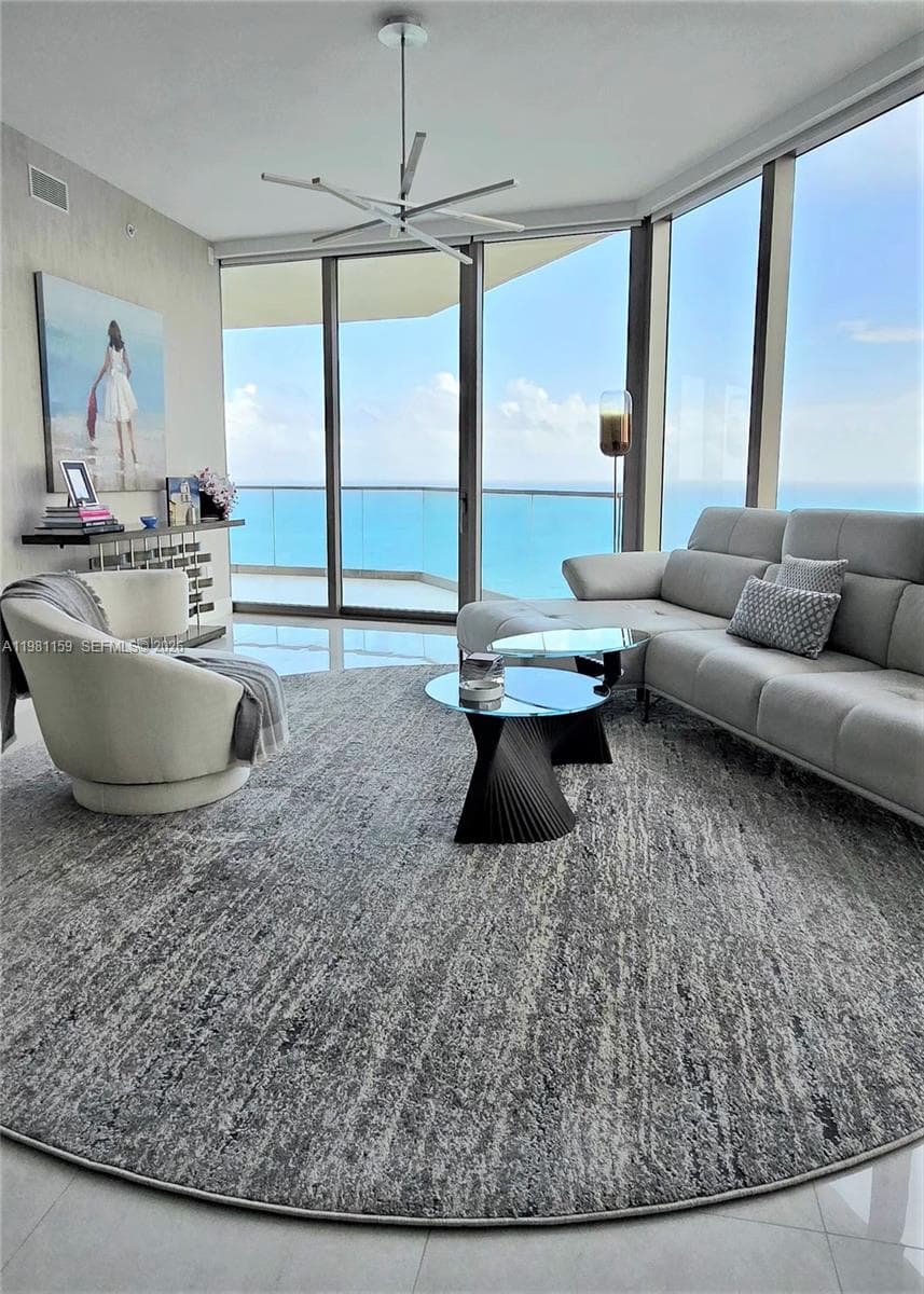 18975 Collins Ave # 2504, Sunny Isles Beach, FL 33160