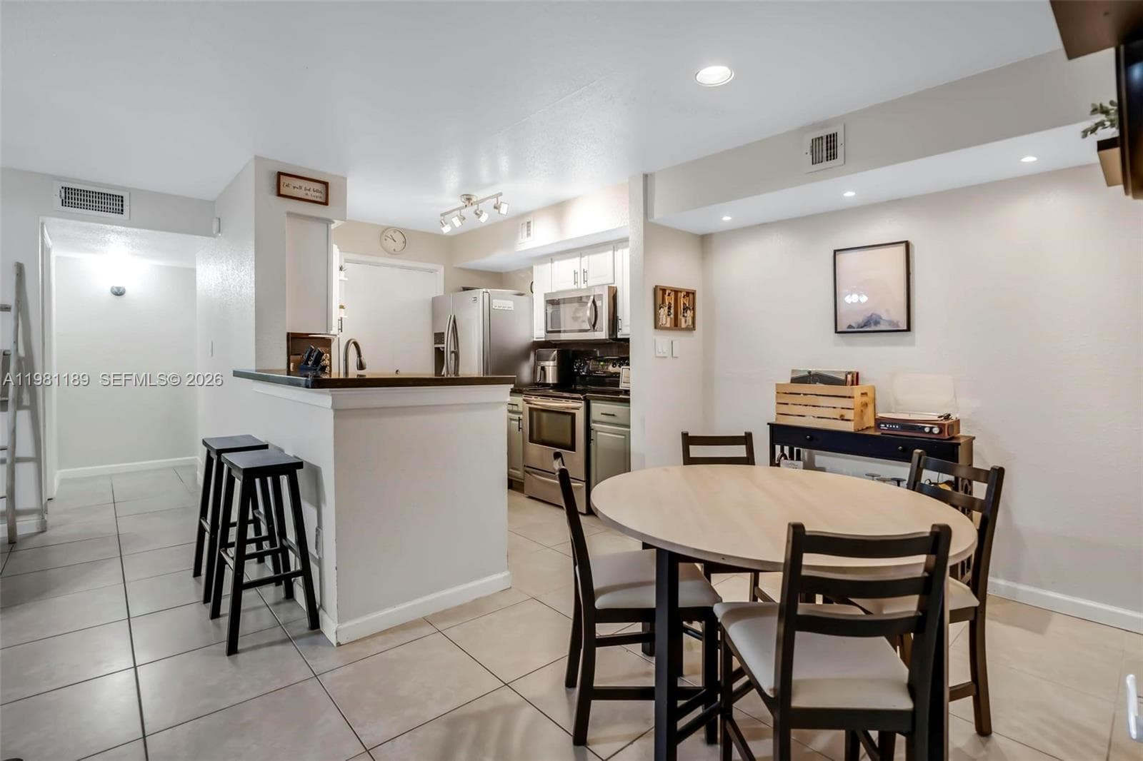 875 Riverside Dr # 712, Coral Springs, FL 33071 photo 2