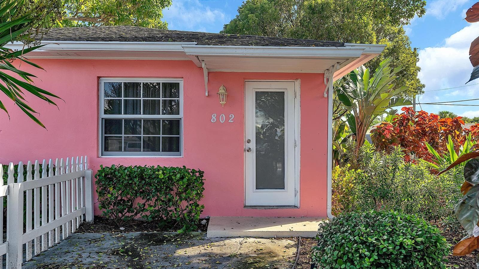 802 N J Street, FL 33460 photo 4