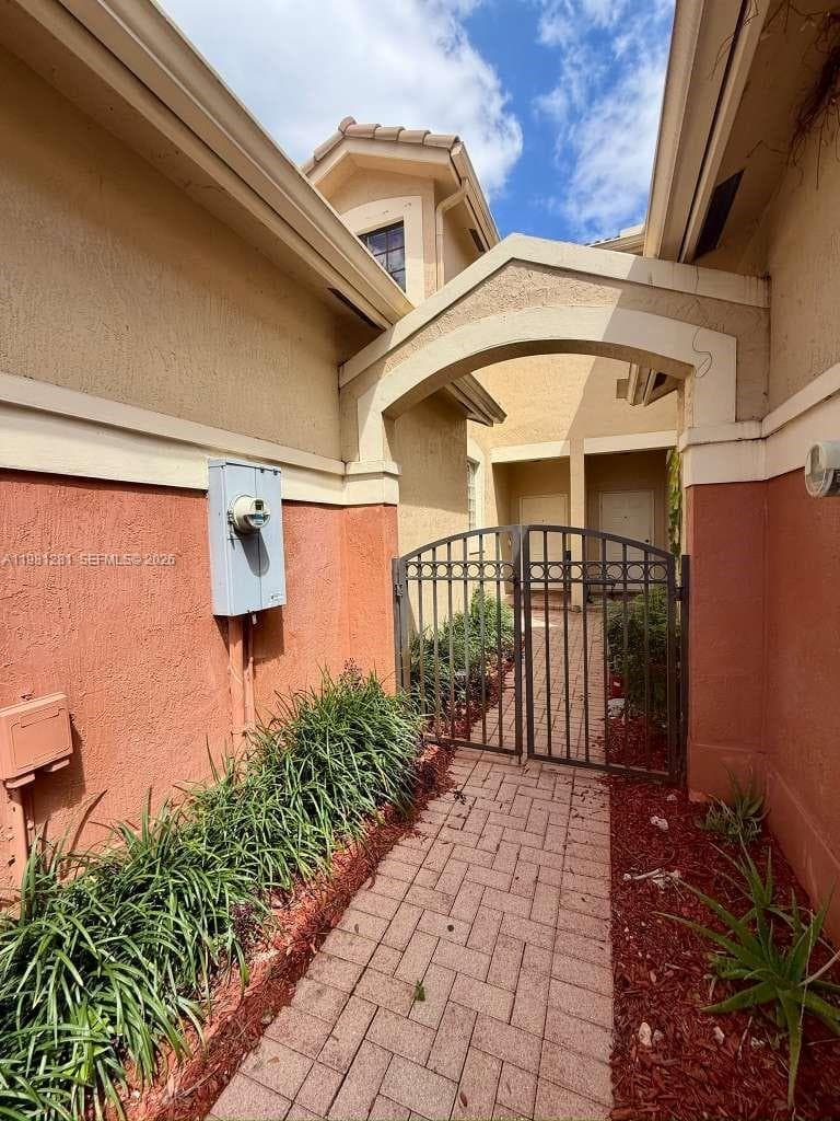 3813 Tree Top Dr, Weston, FL 33332 photo 3