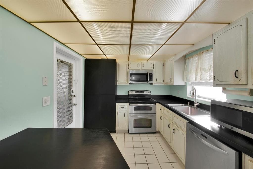 5300 Washington Street # G321, Pembroke Pines, FL 33025 photo 2