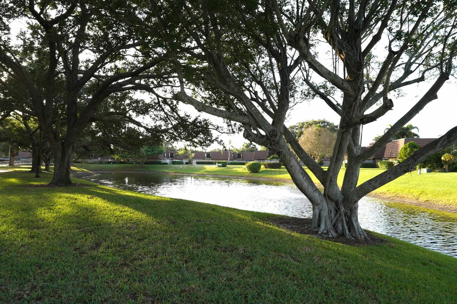 1916 19th Lane, Palm Beach Gardens, FL 33418 photo 2