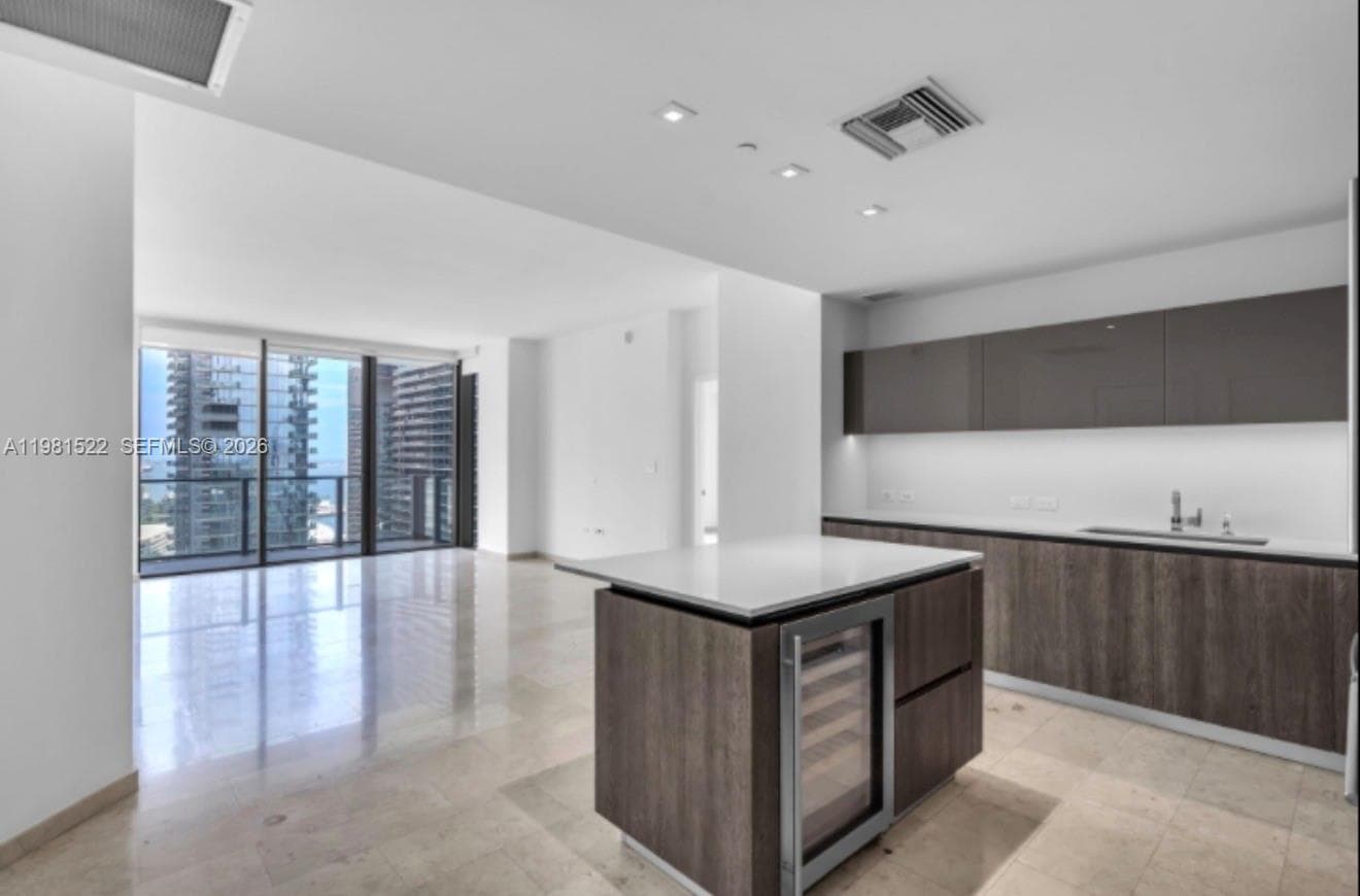 88 SW 7TH ST # 2005, Miami, FL 33130 photo 2
