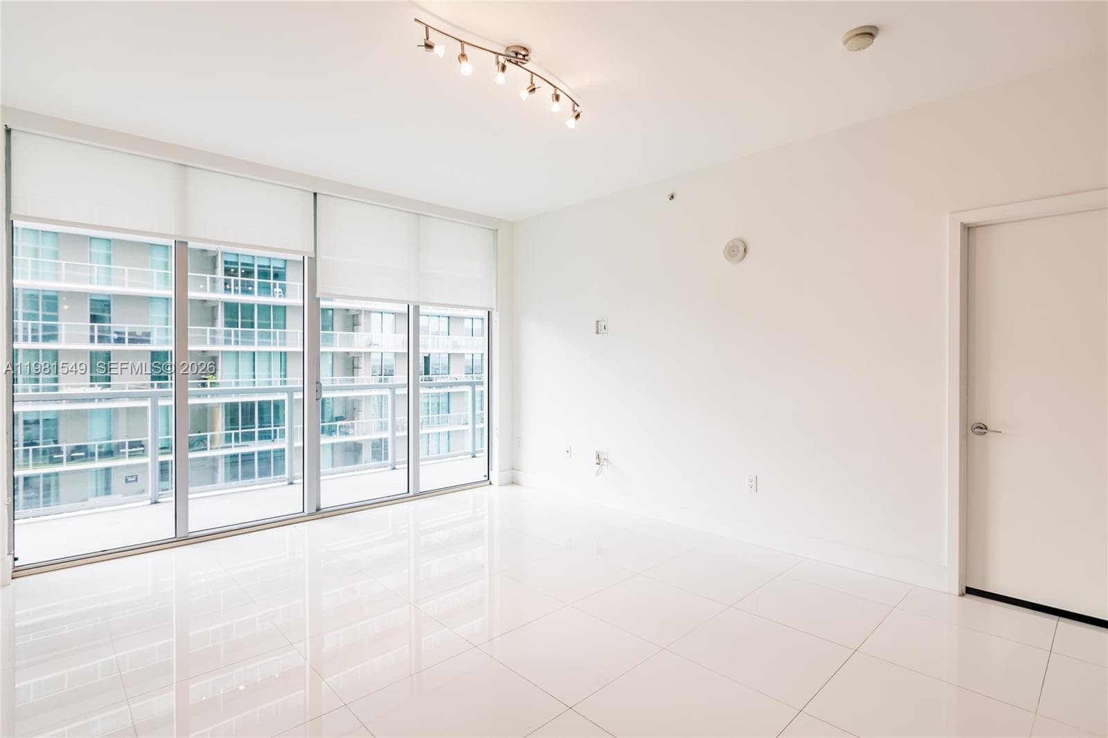 1111 SW 1st Ave # 3216-N, Miami, FL 33130 photo 2