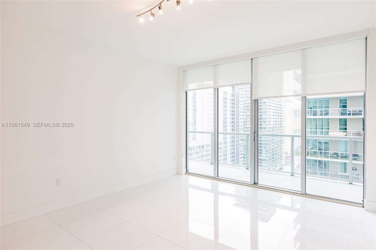 1111 SW 1st Ave # 3216-N, Miami, FL 33130 photo 3