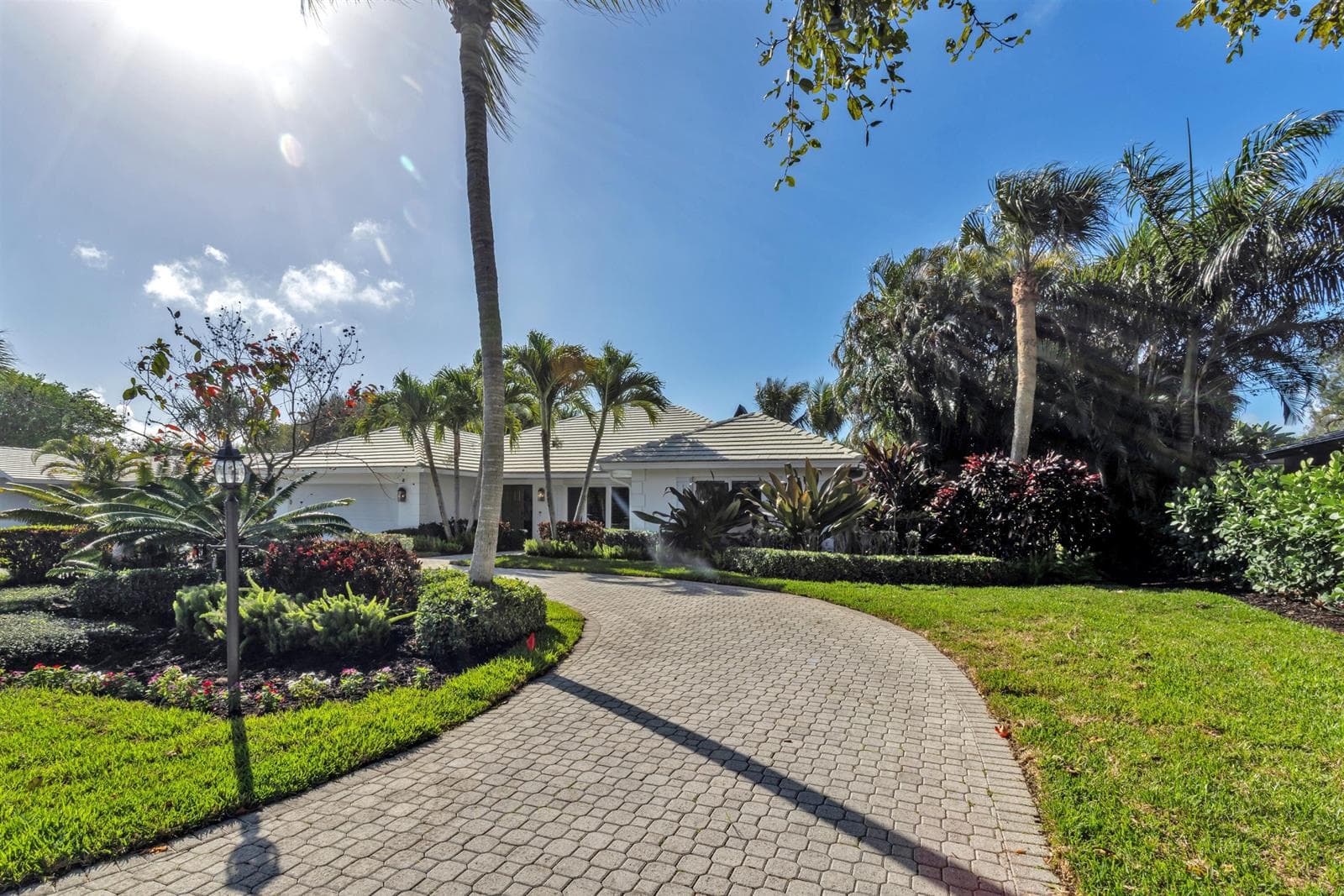 2720 Cardinal Circle, Gulf Stream, FL 33483 photo 2